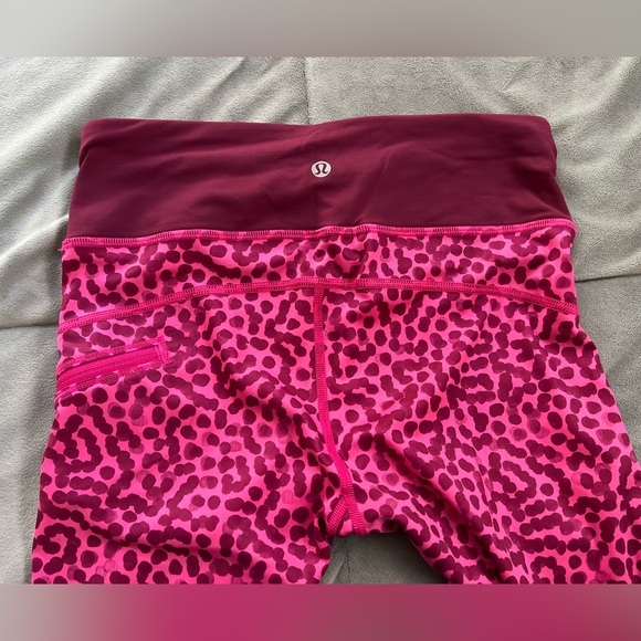 Lululemon 15” Run: Top Speed Crop Pink/Bergundy Polka Dot Print Leggings Size 4 - Picture 11 of 12